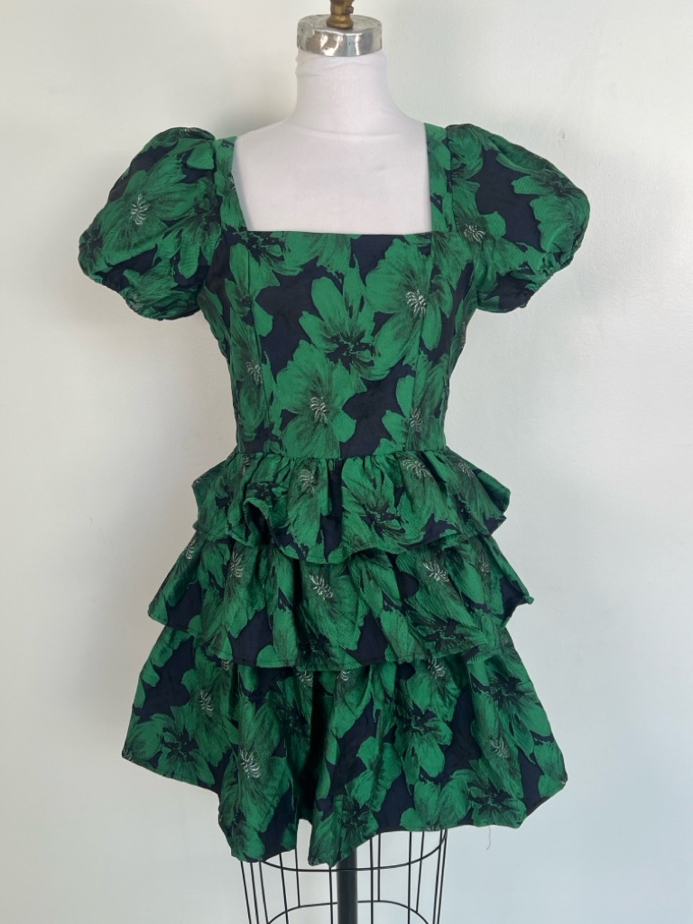 NWT! TCEC Navy and Green Floral Dress Size M
